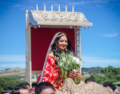 Maharani making her entrance on a palankin Maharani making her entrance on a palankin