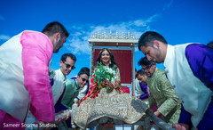 Ravishing indian bride making her entrance Ravishing indian bride making her entrance