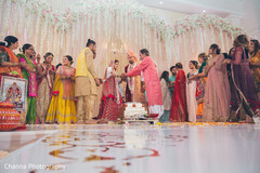 Details of the dazzling ceremony Details of the dazzling ceremony