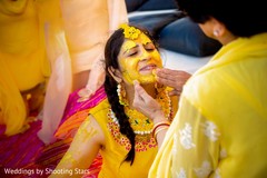 See this maharani with turmeric paste all over. See this maharani with turmeric paste all over.