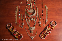 See this incredible Indian bride's ceremony jewelry capture. See this incredible Indian bride's ceremony jewelry capture.