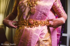 Stunning Indian bridal waist belt capture. Stunning Indian bridal waist belt capture.