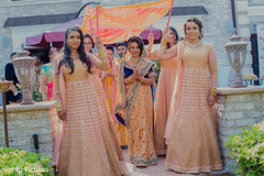 Maharani wonderful entrance capture. Maharani wonderful entrance capture.