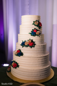 Magnificent Indian wedding cake capture. Magnificent Indian wedding cake capture.