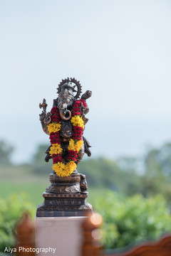 Marvelous Ganesha Puja statue decor. Marvelous Ganesha Puja statue decor.