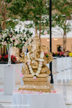 Ganesh statue decor. Ganesh statue decor.
