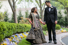 See this perfect Indian couple. See this perfect Indian couple.
