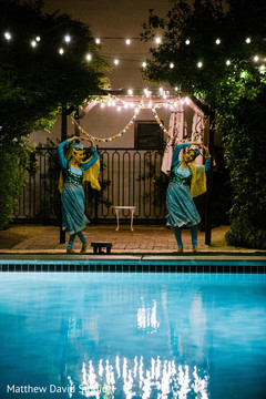 Beautiful choreography by the pool Beautiful choreography by the pool