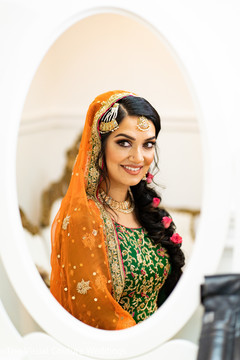 Indian bride through the mirror Indian bride through the mirror