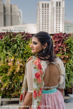 See this dazzling Maharani posing See this dazzling Maharani posing