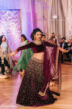 Stunning Indian bride reception dance. Stunning Indian bride reception dance.