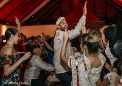 Joyful Indian wedding game capture. Joyful Indian wedding game capture.