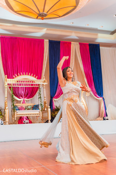 Incredible sangeet dancer photo. Incredible sangeet dancer photo.