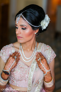 Stunning Indian bridal ceremony jewelry. Stunning Indian bridal ceremony jewelry.