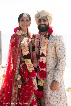 See this amazing portrait of Indian couple posing See this amazing portrait of Indian couple posing