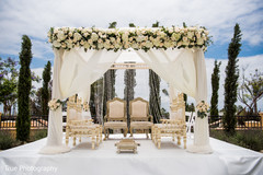 Stunning mandap decoration photo. Stunning mandap decoration photo.