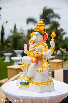 Marvelous Indian Ganesha puja God statue decor. Marvelous Indian Ganesha puja God statue decor.