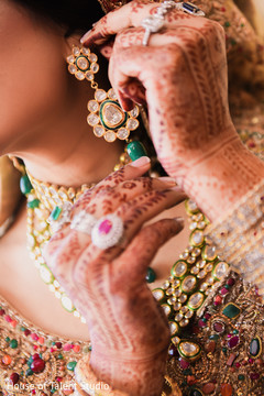 Details of the Indian bride's jewelry Details of the Indian bride's jewelry