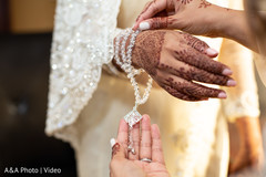Maharani's jewelry details Maharani's jewelry details