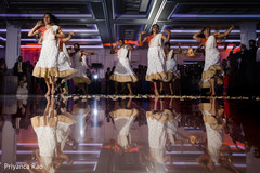 Maharanis during the amazing choreography Maharanis during the amazing choreography