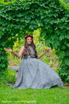 See this beautiful bride posing See this beautiful bride posing