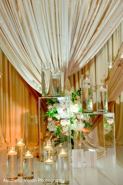 Floral arrangement details of the reception Floral arrangement details of the reception