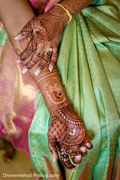 See this gorgeous mehndi See this gorgeous mehndi