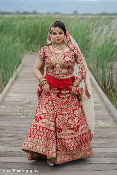 Take a look at this marvelous maharani's traditional ceremony outfit. Take a look at this marvelous maharani's traditional ceremony outfit.