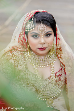 Elegant Indian bridal ceremony look. Elegant Indian bridal ceremony look.