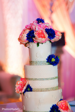 See this amazing wedding cake design See this amazing wedding cake design