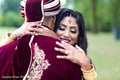 Maharani hugging the Indian groom Maharani hugging the Indian groom