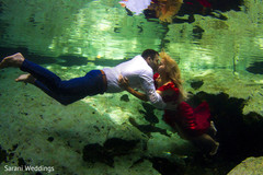 Maharani and Indian groom underwater Maharani and Indian groom underwater