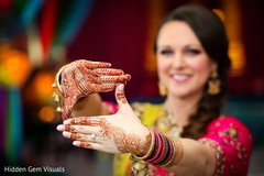 Dazzling Maharani showing her mehndi design Dazzling Maharani showing her mehndi design