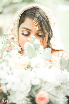 Muslim bride looking gorgeous Muslim bride looking gorgeous
