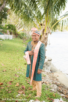 Raja looking amazing outdoors Raja looking amazing outdoors