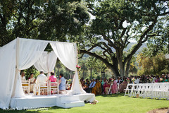 Overview of the guests during the ceremony Overview of the guests during the ceremony