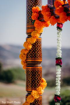 Marvelous Indian wedding mandap flowers decor. Marvelous Indian wedding mandap flowers decor.