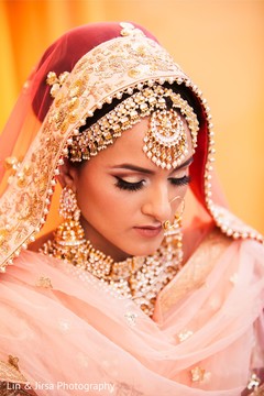 Beautiful Maharani posing for pictures Beautiful Maharani posing for pictures