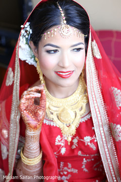 See this lovely Indian bride on her ceremony attire. See this lovely Indian bride on her ceremony attire.