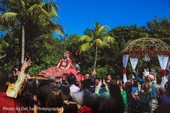 Incredible maharani's entrance to ceremony. Incredible maharani's entrance to ceremony.