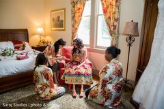 Maharanis assisting the Indian bride Maharanis assisting the Indian bride