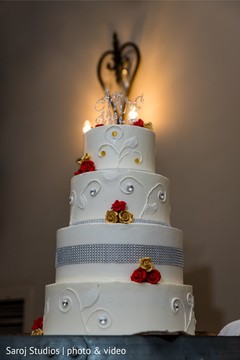 Cake design details of the Indian wedding Cake design details of the Indian wedding