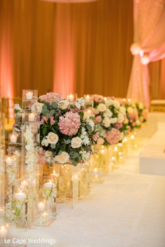 Floral arrangement details of the reception Floral arrangement details of the reception