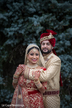 Maharani hugging the Raja Maharani hugging the Raja