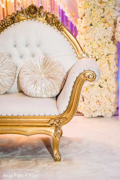 Eletang Indian wedding golden and cream seat. Eletang Indian wedding golden and cream seat.