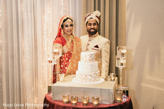 Maharani and Indian groom with the cake Maharani and Indian groom with the cake
