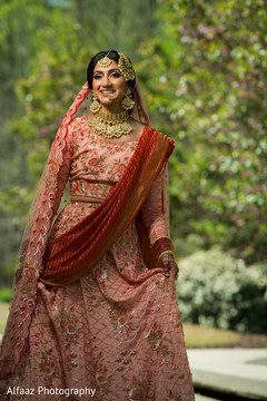 Indian bride looking dazzling Indian bride looking dazzling