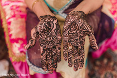 Indian bride wearing the mehdni Indian bride wearing the mehdni