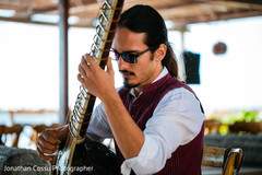 Dreamy capture of Indian wedding live musician. Dreamy capture of Indian wedding live musician.