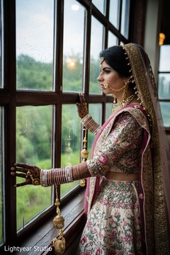 Gorgeous Maharani prior to the ceremony Gorgeous Maharani prior to the ceremony
